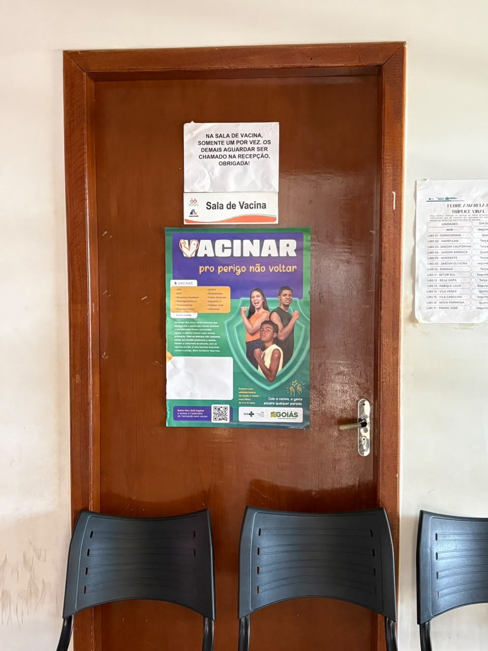 SALA DE VACINAÇÃO FECHADA JARDIM OLIVEIRA FORMOSA GOIÁS | PROFESSOR E VEREADOR VALDSON JOSÉ